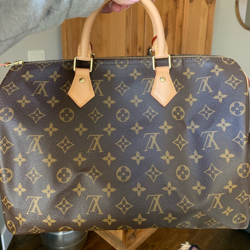 Louis Vuitton Speedy 35